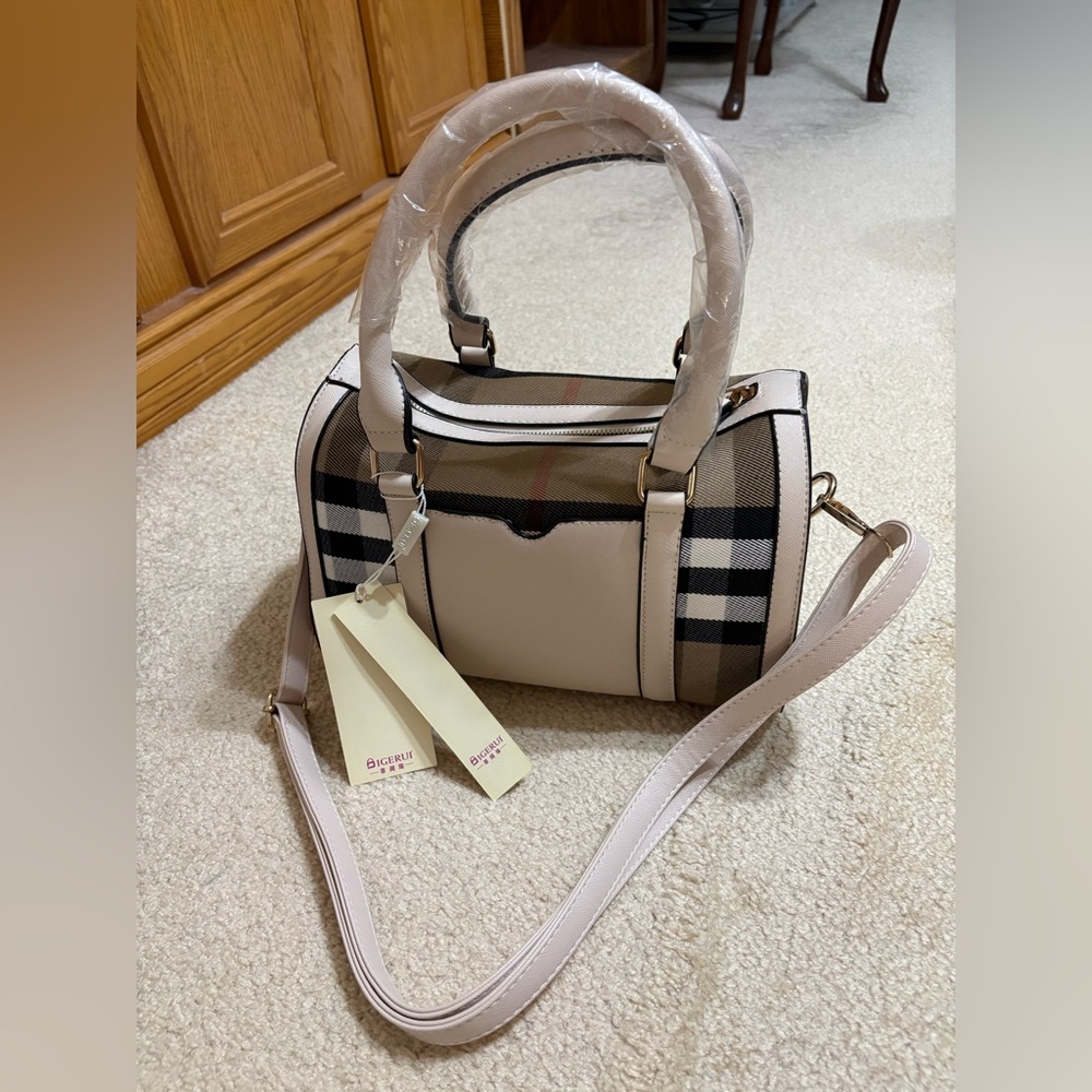 Digerui Handbag Brand New